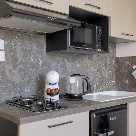 Le Munich - Les Appartements De L'Olivier Loyettes Exterior photo